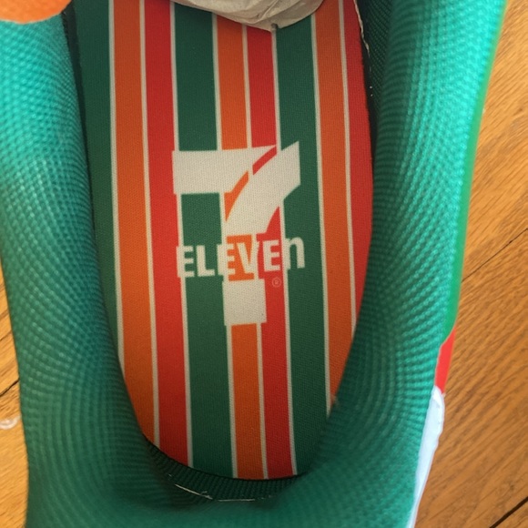 Men’s Custom 7/11 sneakers NIB - Picture 6 of 7